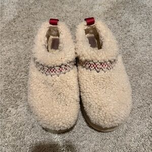 UGG Tasman